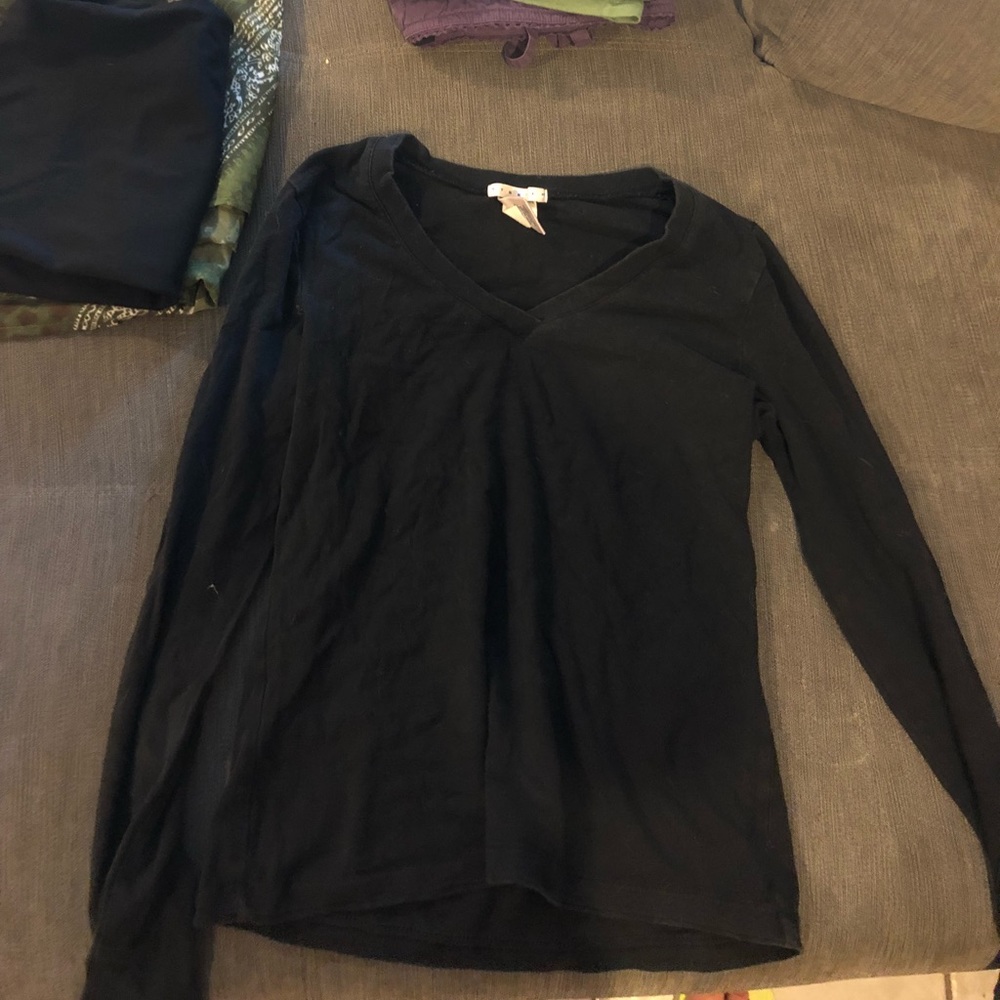 Black long sleeve shirt..small